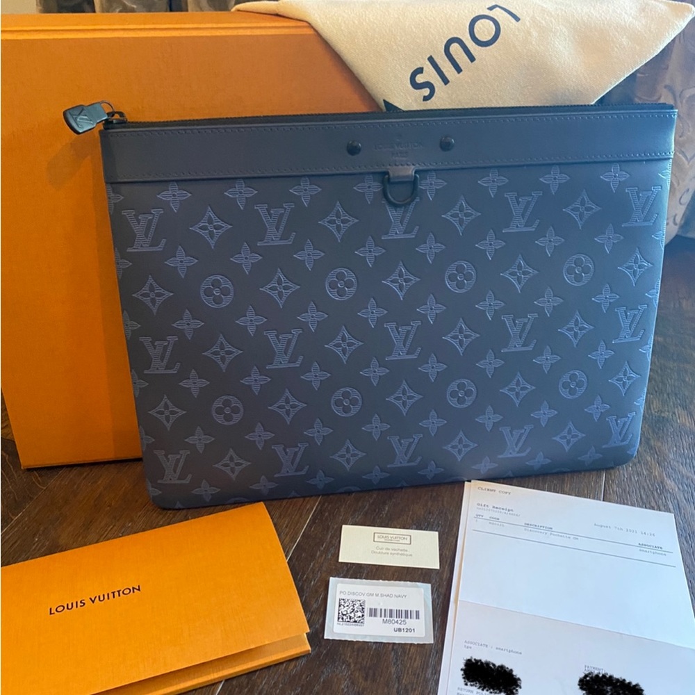 RARE Louis Vuitton Discovery Pochette GM